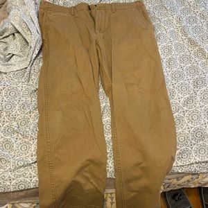 Men’s American Eagle chino pants
